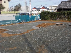 東雲町の家　捨コン打設