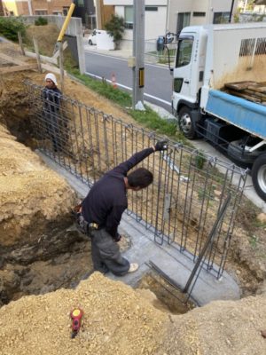 高台に建つ家　豊川　配筋